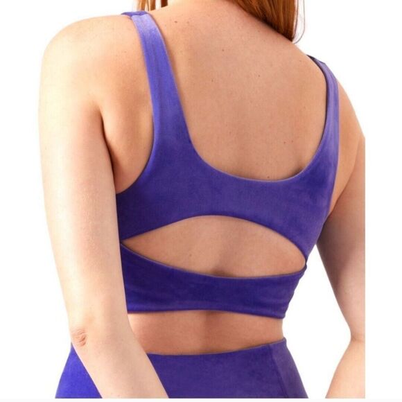 New Athleta Medium Purple Velvet Cut Out Crop Top Stretch Built In Bra Cups D-DD - Picture 4 of 11